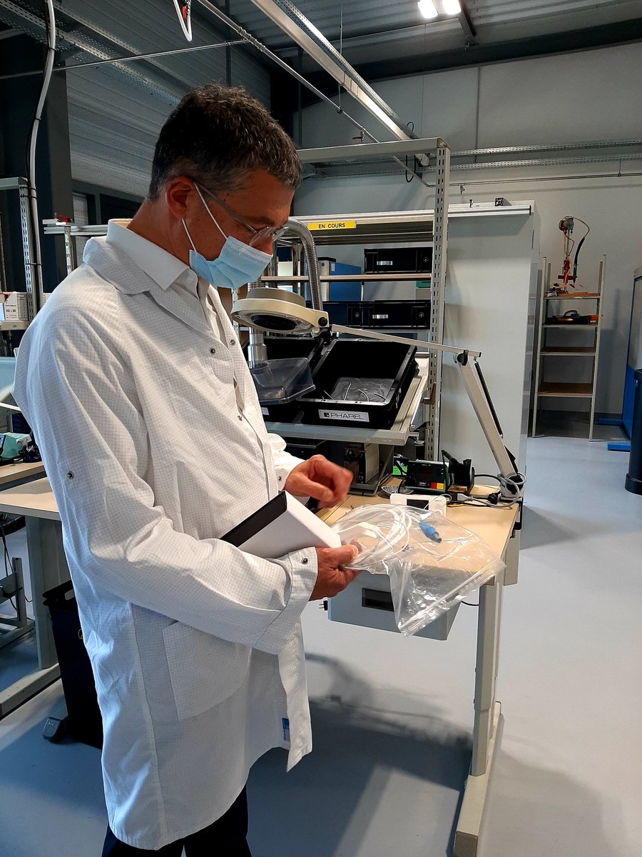 CLAPOTMireille's tweet photo. Visite de WCS Coding, projet marquant de #Zenjet Coding exposé chez #Pharel à @VilledeValence. Marquage sans solvant, partenariats locaux, technologie et exportation : une belle aventure humaine. Fière de notre #Industrie locale innovante et conquérante. https://t.co/PN0cIlkHEh