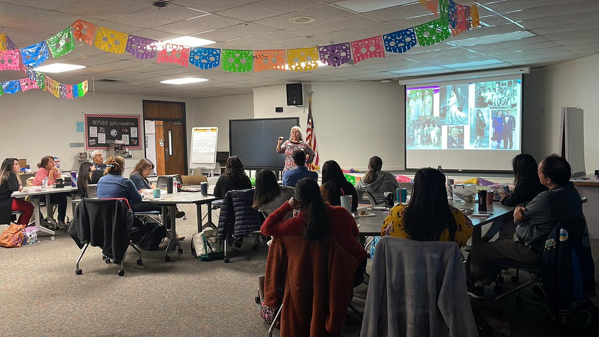 Bilingual magic!!  <a href="/Kuhrteous/">Michael Kuhrt</a> <a href="/WFISDschools/">Wichita Falls ISD</a>