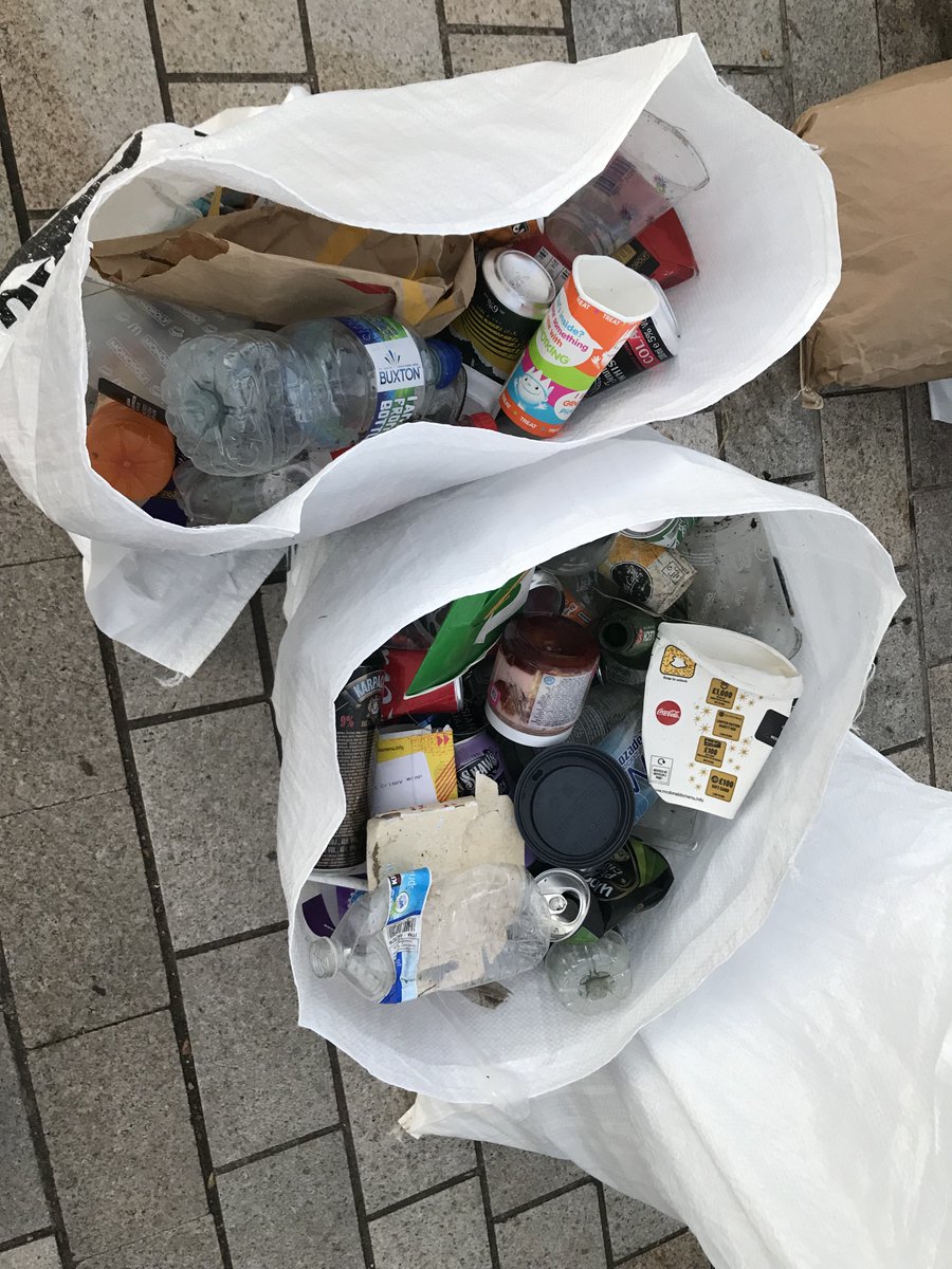 SUACalling's tweet photo. Long time no see! But I have been busy behind the scenes. Here are some pics from a litter pick I did with Plastic Free Stratford upon Avon. If you want to join us in helping Stratford become plastic free, please join our Facebook group - just search Plastic Free Stratford! https://t.co/FSdKydmwV6