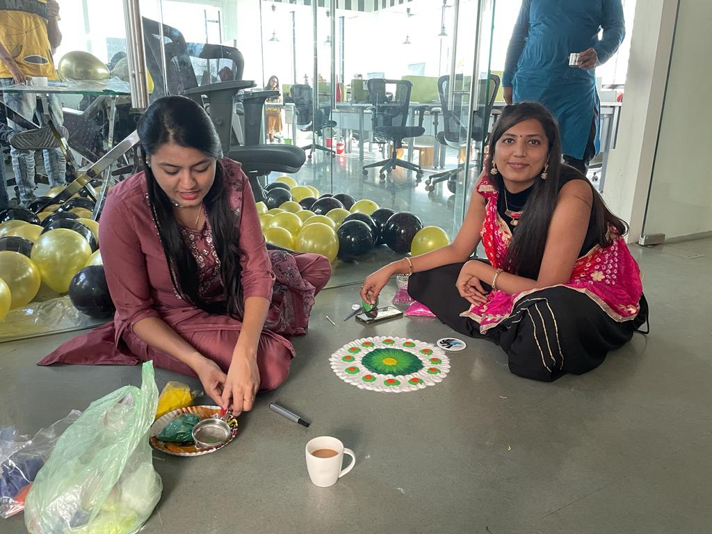 LogicodeInc's tweet photo. Lamps are Lighting and Crackers are Cracking everywhere....!!! It's Diwali time!  ✨  💥

On the vibrant occasion of Diwali we are planning a Celebration before we go on Diwali holidays. 💃

Here's are some sneak peak of our #DiwaliCelebrations  🎉

#Diwali2021 https://t.co/1g8Vyg4SfN