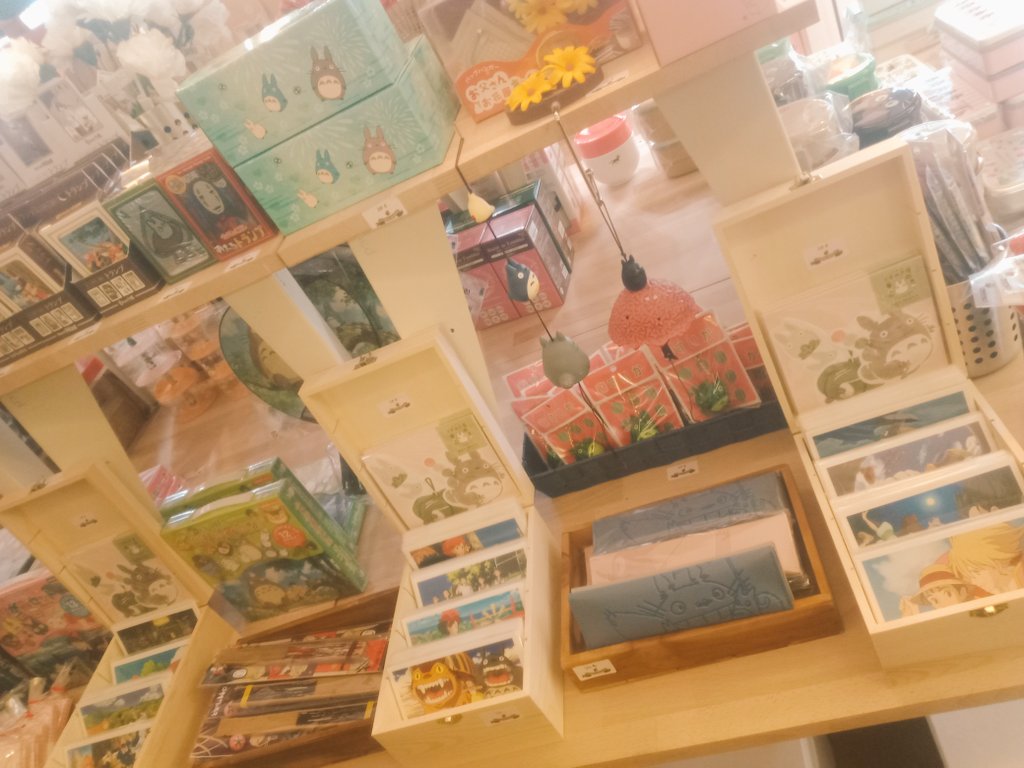 MamanRodarde's tweet photo. Fans du studio Ghibli, sachez que cette boutique vient d'ouvrir à Paris... 🌸 https://t.co/EYA7P4or2m