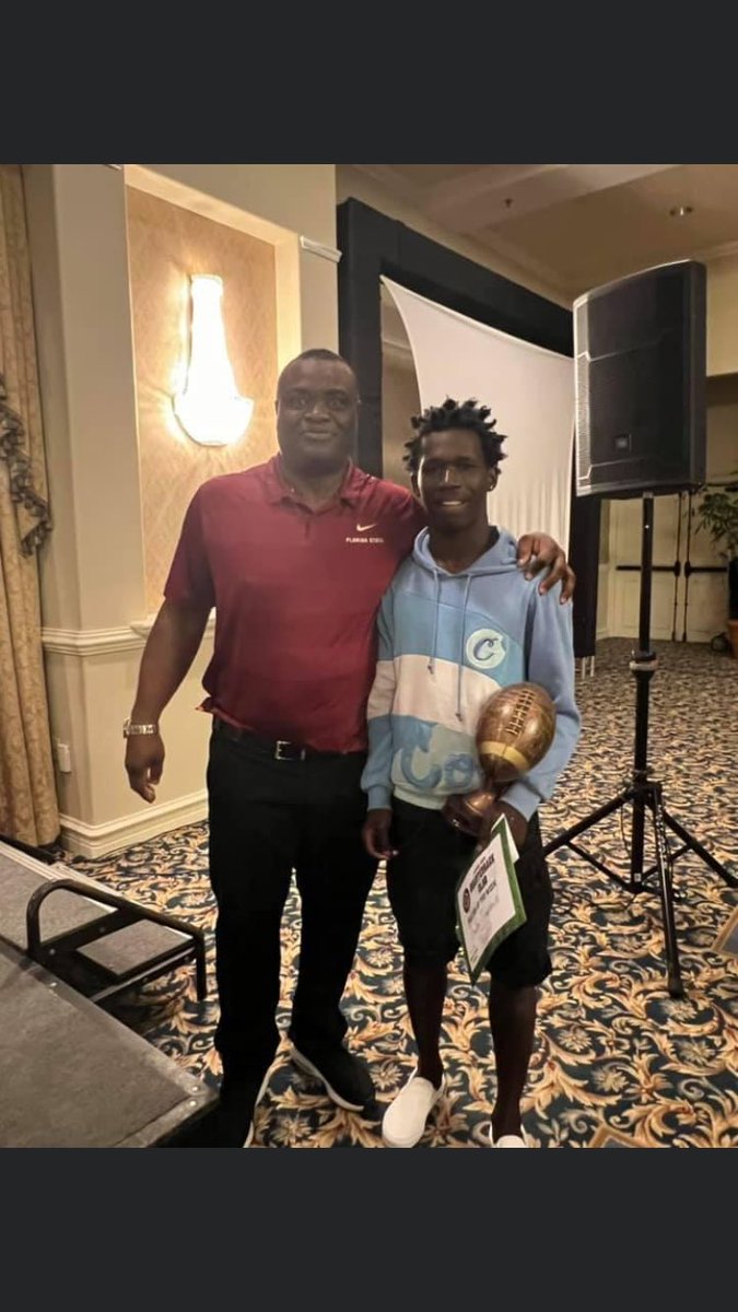 PFitzB's tweet photo. 🌊🦀
Congratz to @DimitriCampbel7 being awarded @daytona_club Player of the Week. Well deserved and the Club informed us that they @datkideli2 are the first brothers to earn the award in same year! 
Guest speaker was Marvin Lewis Sr

“Us and We, not I and Me”

@@Seabreeze_FB https://t.co/z62fJpTtni