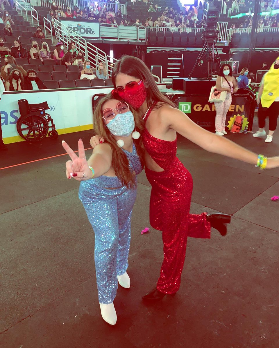 nebuloushes's tweet photo. I’ve never felt so confident as I did at hslot Boston y’all made me feel so good I love you https://t.co/7b2evXwlCW