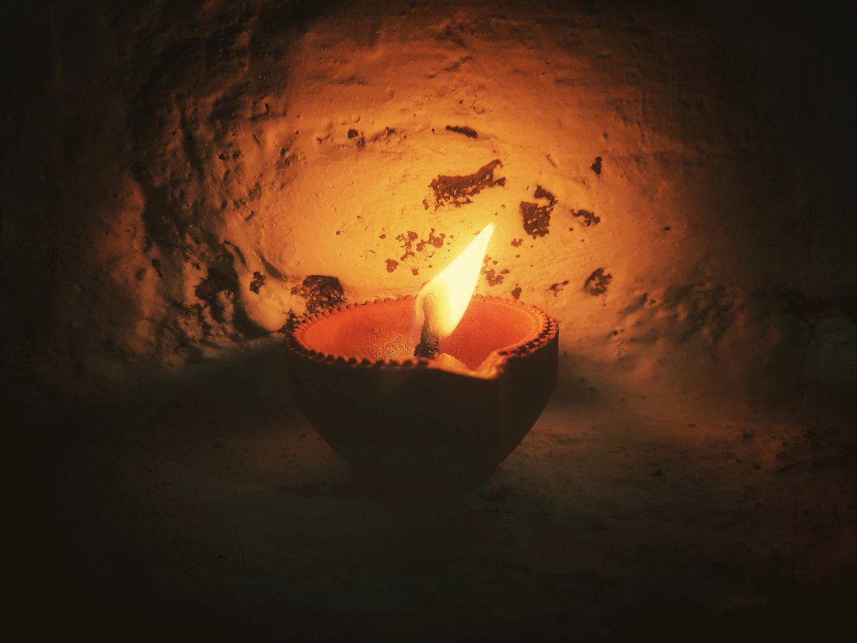 jitenhmistry's tweet photo. तमसो मा ज्योतिर्गमय

.

.

#diwali #diwaliparty #diwalilights #diwalidiyas #celebration #festive #gastronomicbong #goodfoodindia #foodforsoul #indianfoodbloggers #indianrecipes #indiancuisine #gharkakhana #india #instafood #picoftheday #platinggoals #vadodara https://t.co/3VjGUlNk2m