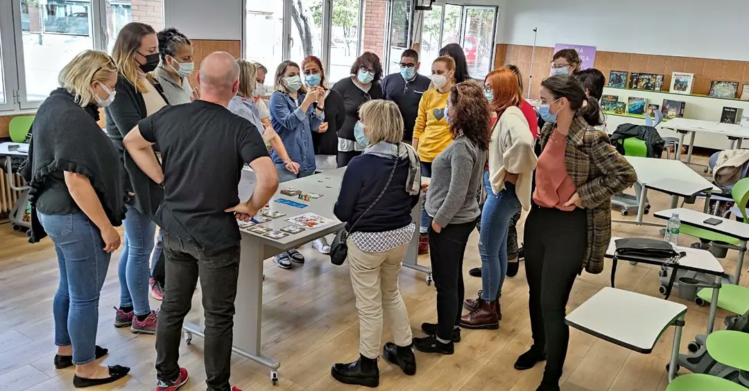 MrWolfTeacher's tweet photo. Un lujo estar impartiendo la Primera sesión del proyecto #ErasmusPlus G.A.M.E Gamification for More Effective Teaching 
@gameproject2012 en el #auladinámica del @cprgijon a profesorado de Turquía, República Checa, Italia y España. #Jueducación #roleplaying
#boardgamebasedteaching https://t.co/HJpjyluxv9