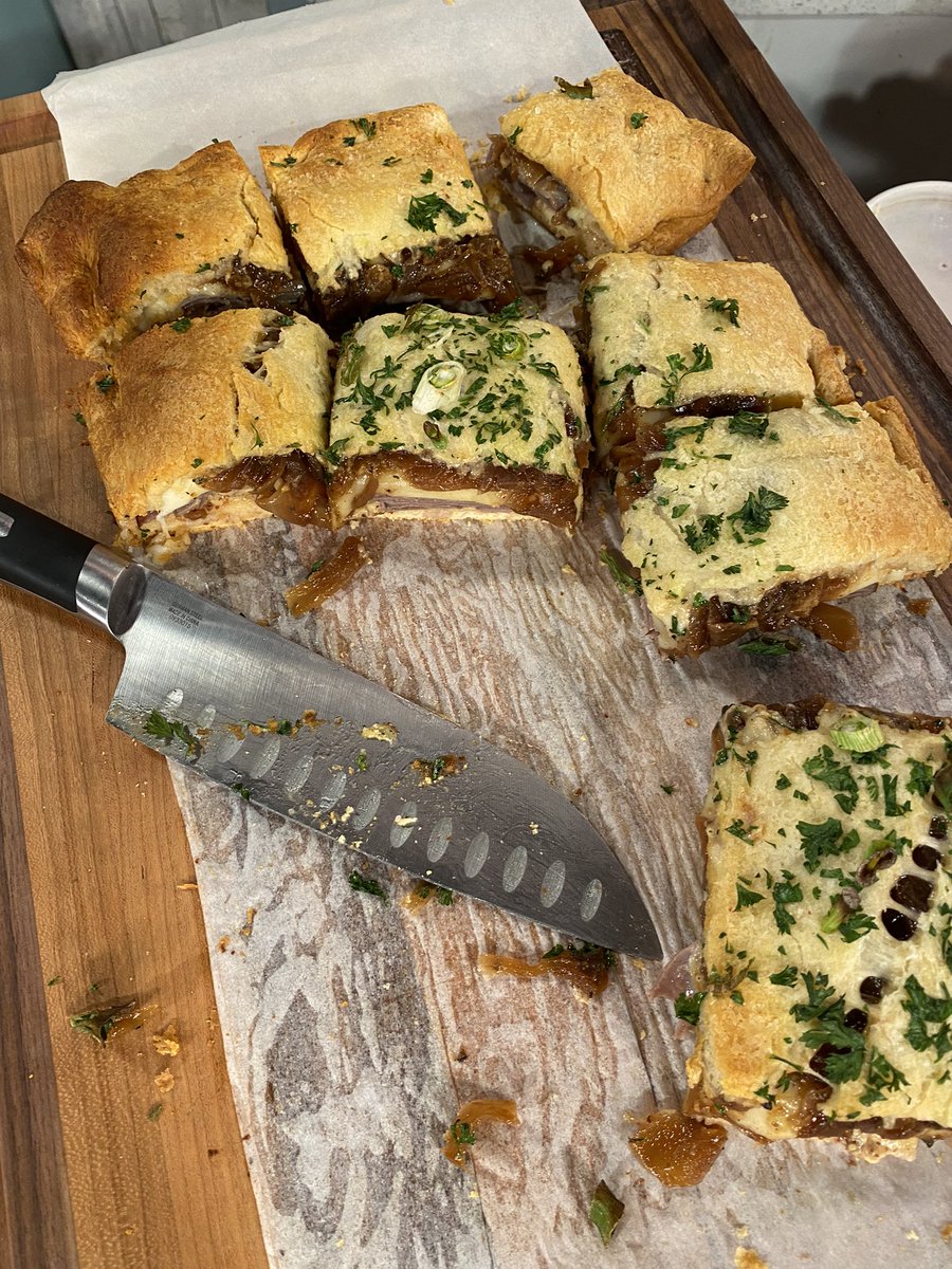 ChefKevinBelton's tweet photo. And a Hot Beef Sandwich dipped in Au Jus (because it goes so well with Edible Cookie Dough and Mini Candy Hand pies) this morning on @WWLTV #hotbeefsandwich #pipinghot #messygoodness #deliciousness #madewithlove #cookinwithchefkevin #beon4 https://t.co/tonUFOALWT
