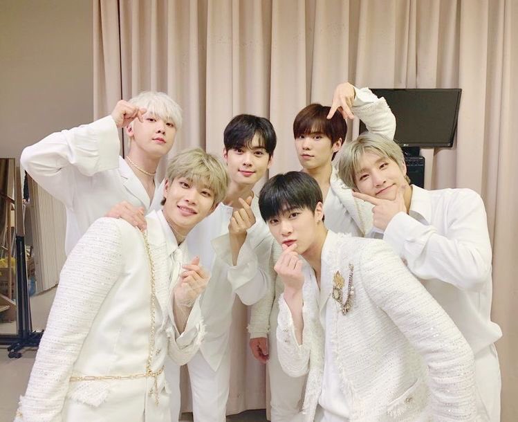 永遠 とわ S Tweet 21 11 03 Release Astro 1番好きな人にサヨナラを言おう Itunes Apple Music Spotify Amazon Music Line Musicなど 主要音楽配信サービスにて配信開始 野島伸司 さん作品の泣けるバラードがついにフルで聴ける Astro 1番