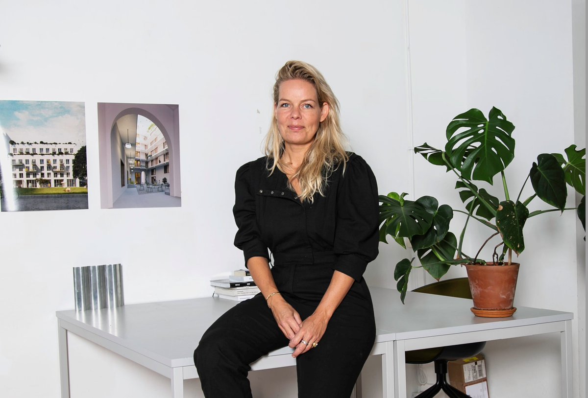 BNA-voorzitter @jolijnvalk sprak één uur (!) lang over de rol van #architecten bij de bouw van 1 mln woningen op <a href="/BNRzaken/">BNR Zakendoen</a> #woningnood #architectuur #lobby. Luister 'm hier terug: bnr.nl/podcast/zakend…