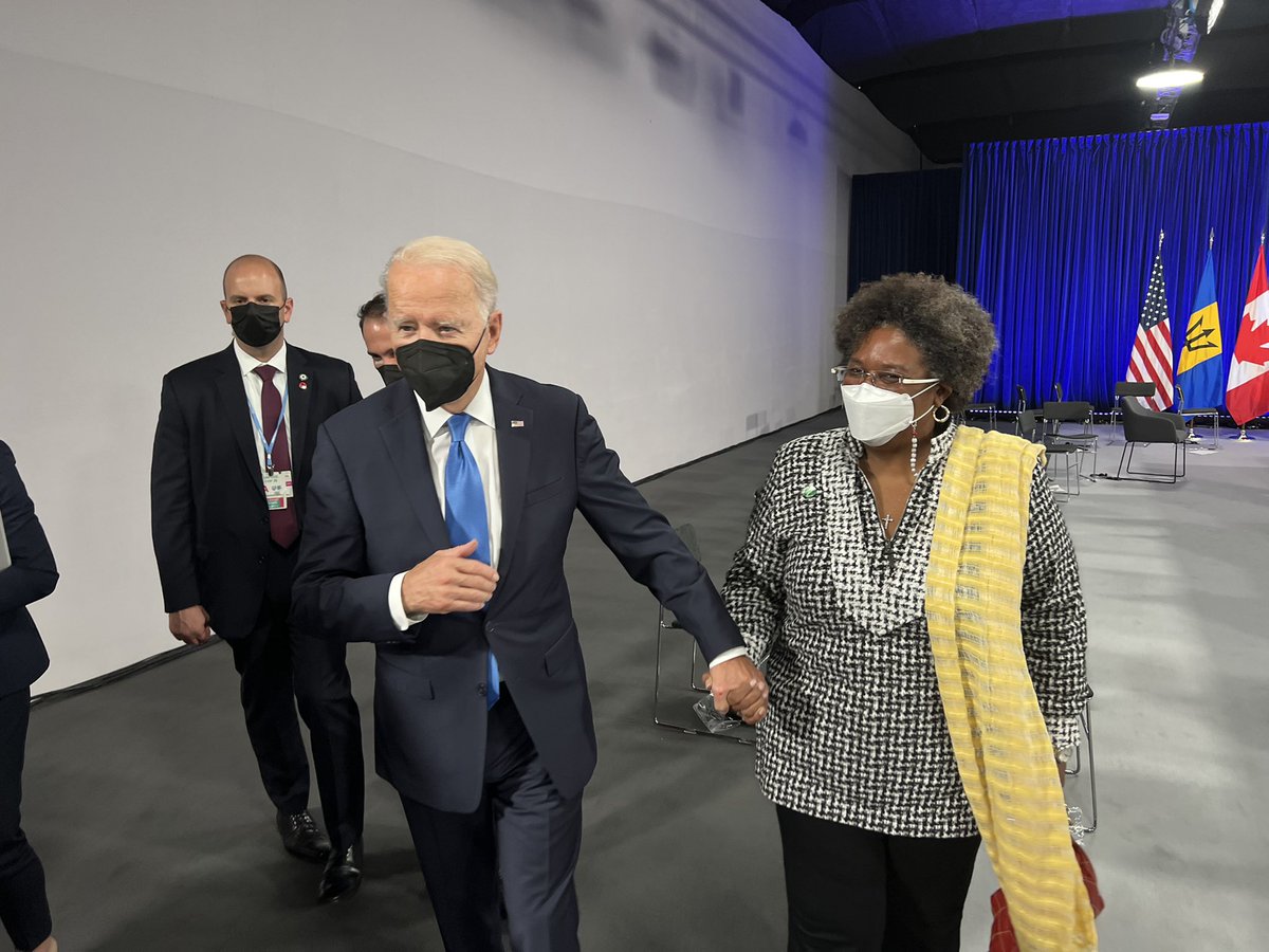 President Biden and I walking out of the US-EU Build Back Better World Forum held in the margins of #COP26 moments ago.