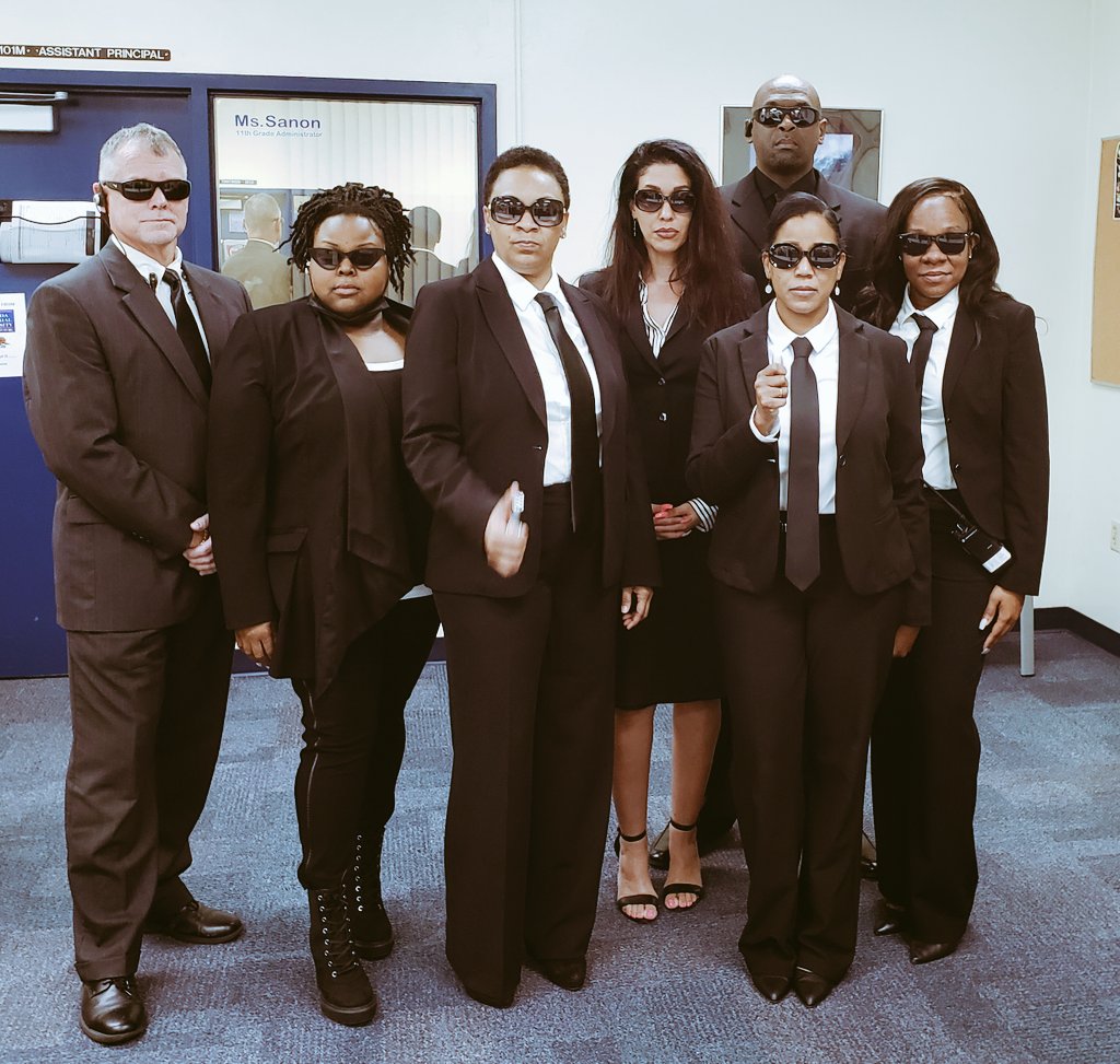 SHSMagnet's tweet photo. Don't Eat Don't Sleep it's Spirit Week!
Day 2: Dress in your favorite movie from the 1990's or the 2000's... #WeMakeThisLookGood #MIB #DragonsInBlack @StranahanDragon @PrincipalPadura https://t.co/GkhoN7qsGl