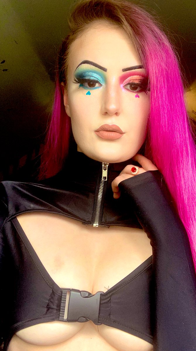 shiny4days_yo's tweet photo. #baddie  been a while since I’ve been on Twitter gonna dump a bunch of photos I think ❤️😂 https://t.co/F3kfCPPSpe