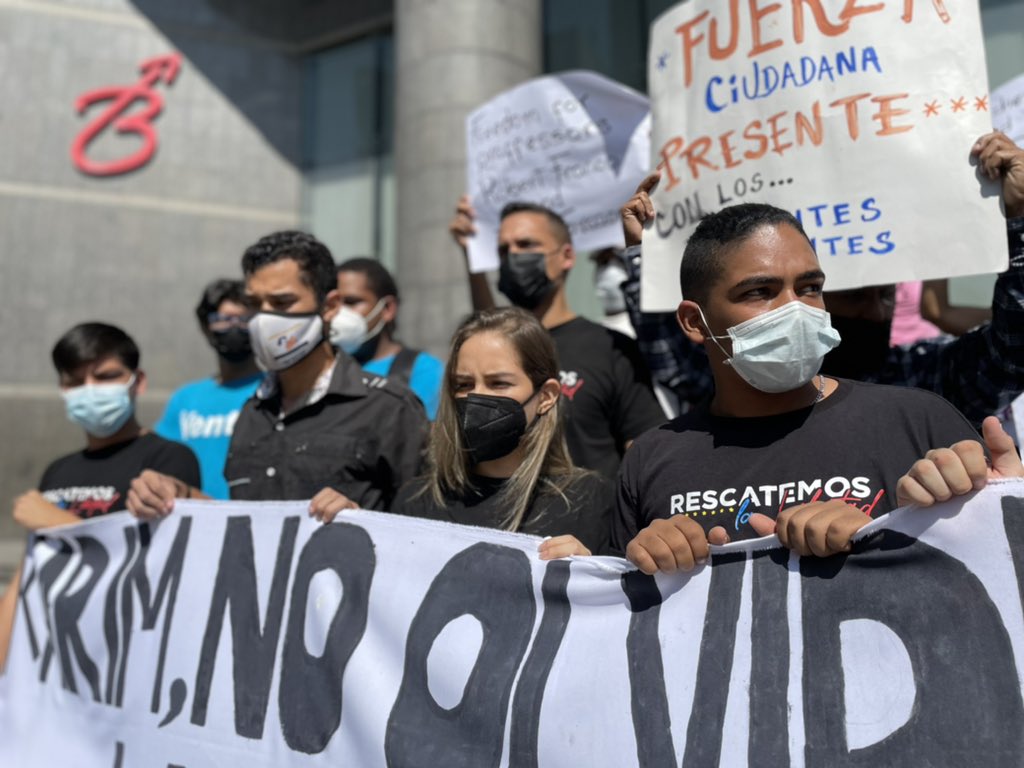 Carlosafg_'s tweet photo. La verdad está en la calle, la dignidad de este país exige justicia. Una justicia real, no al la mentira del régimen.

@KarimKhanQC , usted hoy está en un país que ha sufrido los crímenes más grandes de su historia, le pedimos que sea usted quien certifique el horror que vivimos. https://t.co/O497uBhIMd
