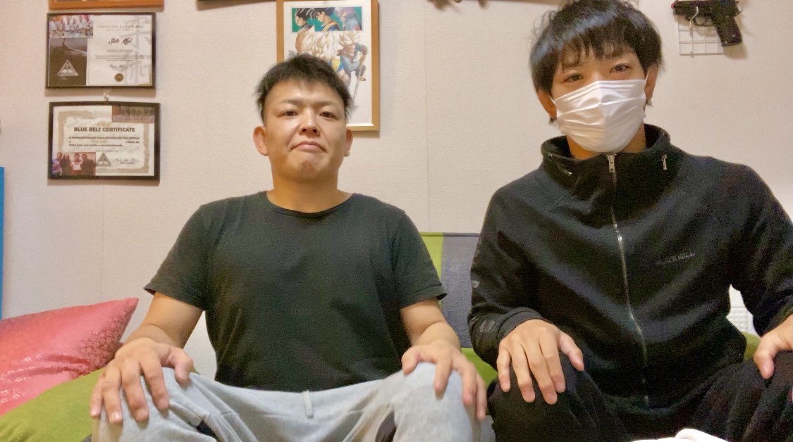 EnjoyBjjLife's tweet photo. 気付いたら、世界選手権への出国まで1週間!!
慌ててサトーさんの自宅に押し掛けて、パッチの縫い付けをお願いしてきました。
いつも本当にありがとうございます!!
#柔術 #サトーさん #歌志軒 #ガマカツパッチもつけたよ #釣り好き #釣り #seeek #へやナビ #kouken #柔術新聞 #bozles #パッチ貼りたい https://t.co/nYxY5DM0Ld