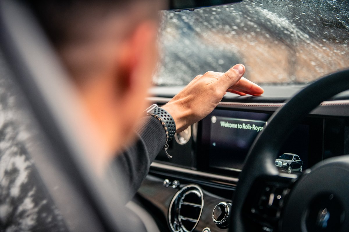 RollsRoyceLeeds's tweet photo. Tailored to your touch, the ergonomics are absolute, every surface tactile and opulent

Bespoke at its finest

#rolls #rollsroyce #rr #rollsroyceleeds #ghost #phantom #dawn #wraith #cullinan #touch https://t.co/zxQJomq91y