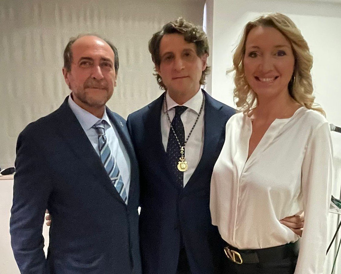 DrEGastaldi's tweet photo. Con @DrRemohi_IVI en su nombramiento como académico honorífico de la @RAMCV1831 https://t.co/yq1oOPQIWM