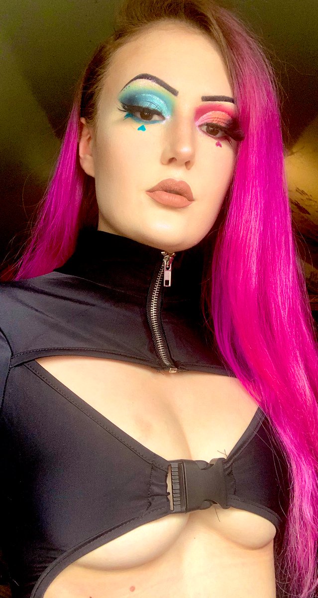 shiny4days_yo's tweet photo. #baddie  been a while since I’ve been on Twitter gonna dump a bunch of photos I think ❤️😂 https://t.co/F3kfCPPSpe
