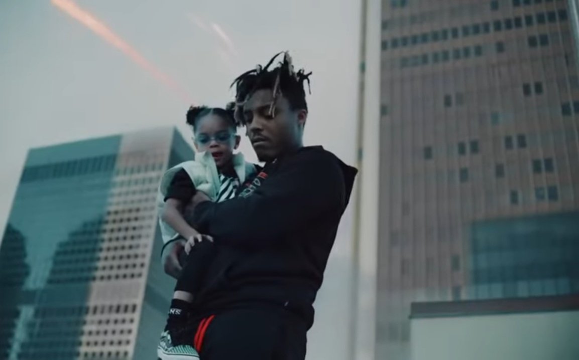 BucksterSen's tweet photo. Fun fact : Juice WRLD was in a Foot Locker commercial in 2019 including DaBaby, Megan Thee Stalion and more... https://t.co/P7hFXwbWZJ