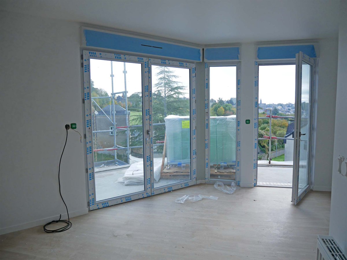 MayenneHabitat's tweet photo. Visite du chantier de la résidence l’Estacade, 26 appartements T2 et T3 quartier #SainteCatherine à @Laval_la_Ville en présence de Gwénaël Poisson Président de @MayenneHabitat et des administrateurs de la #CALEOL @cgrandiere53 et Christian Thirault. Livraison prévue fin 2021. https://t.co/UEuYCPj6i3