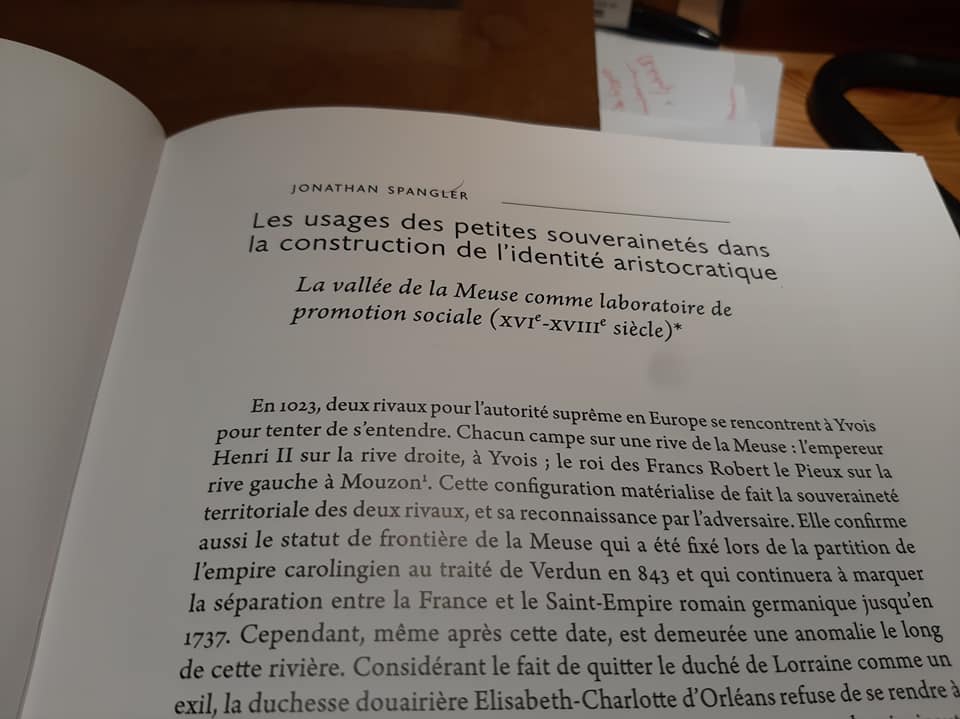 A new lovely book finally arrived in the post today! Thanks to <a href="/SoenViolet/">Violet Soen</a> and Yves Junot and to <a href="/Brepols/">Brepols</a>  #noblesses #transregionales #burgundica 
.