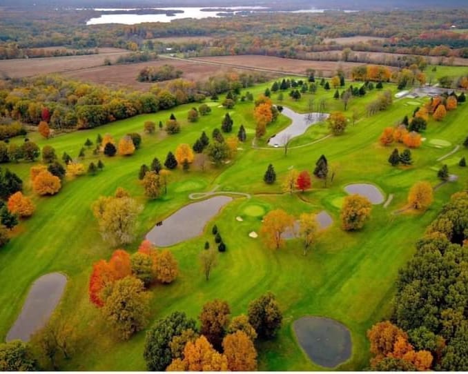 KerriAnnRose's tweet photo. Beautiful aerial view of my family's golf course in Delton, Michigan. ⛳ @k_enyart

📷 credits: Brett and Chad Shine 
.
.
.
.
.
#fall #fallcolors #fallleaves🍁🍂 #fallinmichigan #mi #mullenhurst #mullenhurstgolfcourse https://t.co/ysbMF3y1fO