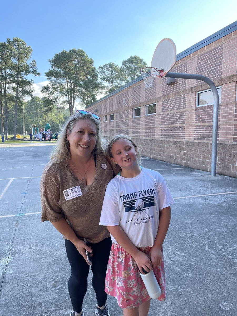 TyraStorie's tweet photo. Frank Flyer Fun Run and Voting! #ElectionDay #bestofthebest #kleinisd #kleinfamily https://t.co/tCNX9wE3fr