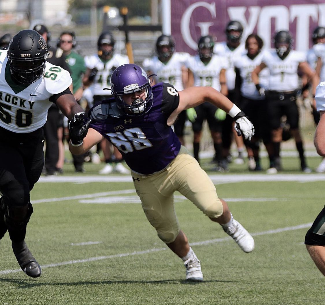 thecfbnetwork's tweet photo. CFBNETWORK NAIA Special Teams Player of the Week 

College of Idaho DE Cole Schmidt

4 Tackles
2 Solo
1 TFL
1 Sack
1 INT
1 Block Kick TD
17-15 Victory Over Southern Oregon https://t.co/Yw6W8Ot0Bg