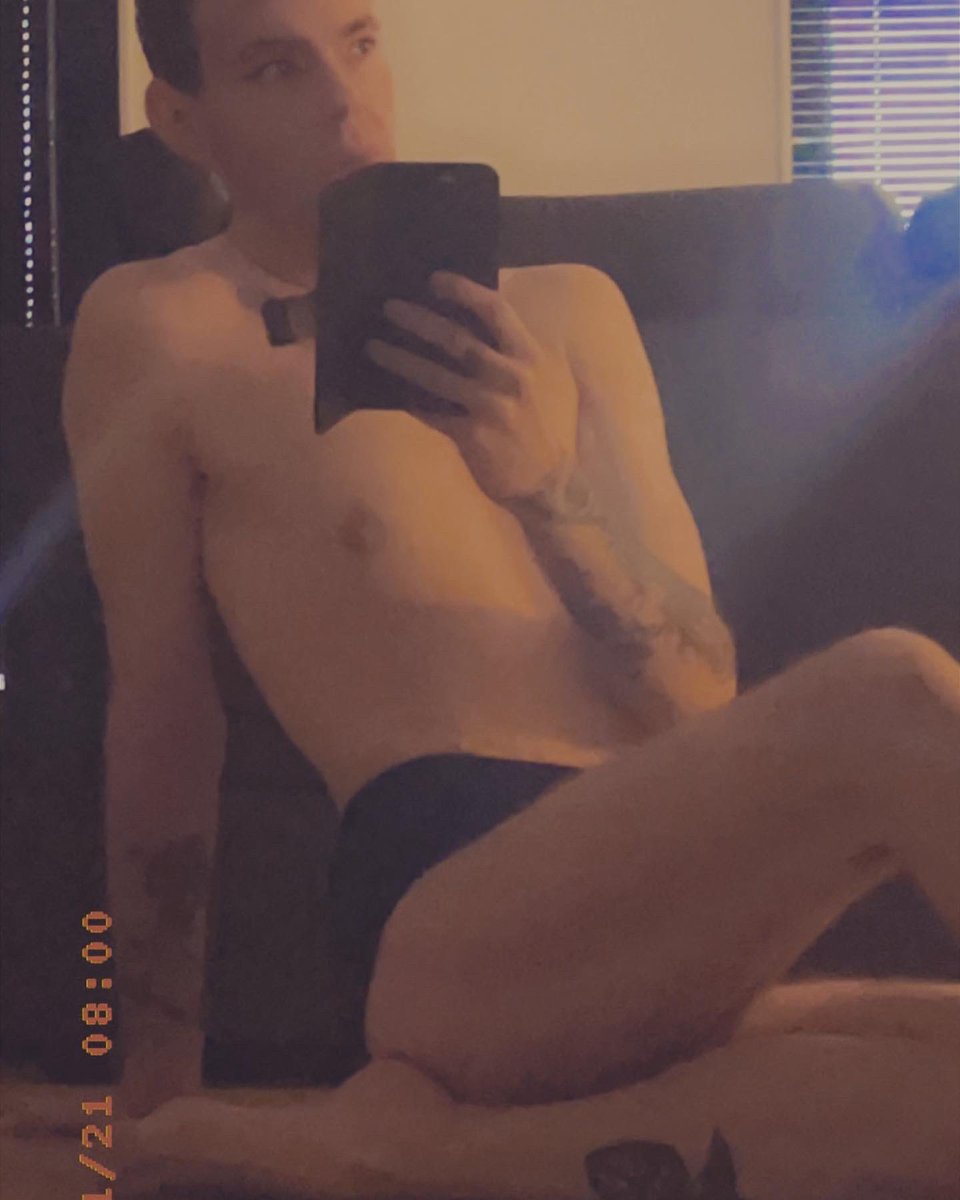 _Venus_Geoffrey's tweet photo. Not every sad story haves an prefect ending. 
•
•
•
•
#gay #gayboy #gayguy #gaymen #gayman #gaylove #gayworld #belgium #netherland #whatever #sadstory https://t.co/PzKrSZowO5