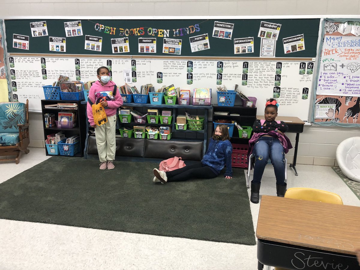 TeamWilliamsBRE's tweet photo. When students from last year come in to set straight students from this year (jokingly 🤣) #lovethem https://t.co/eO977FL3HY