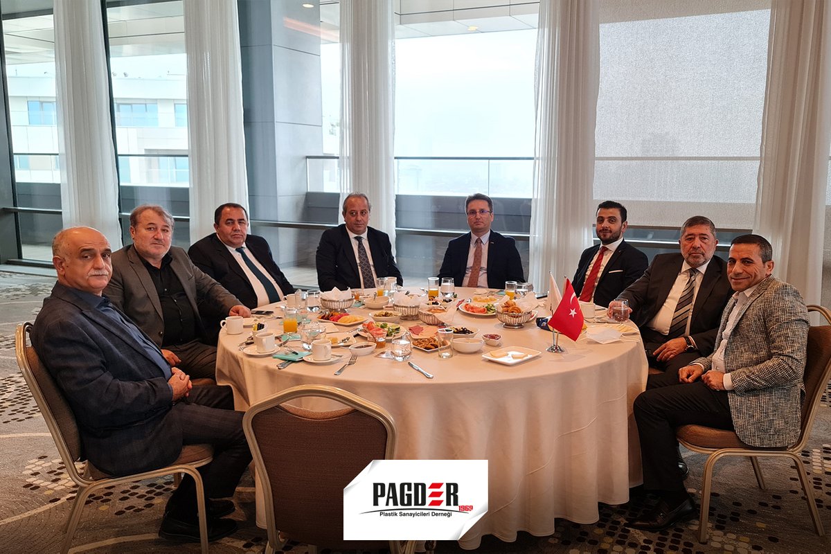 pagder1969's tweet photo. Kurucu üyesi olduğumuz EVFED’in 3. Olağan Genel Kurul toplantısına katıldık. Yeni yönetimin sektörümüze hayırlı olmasını temenni ederiz.
#pagder #plastiksanayicileriderneği #plastic #plastik #evfed #genelkurul #toplantı #yçnetim #sektör https://t.co/34MPZ8oI3y