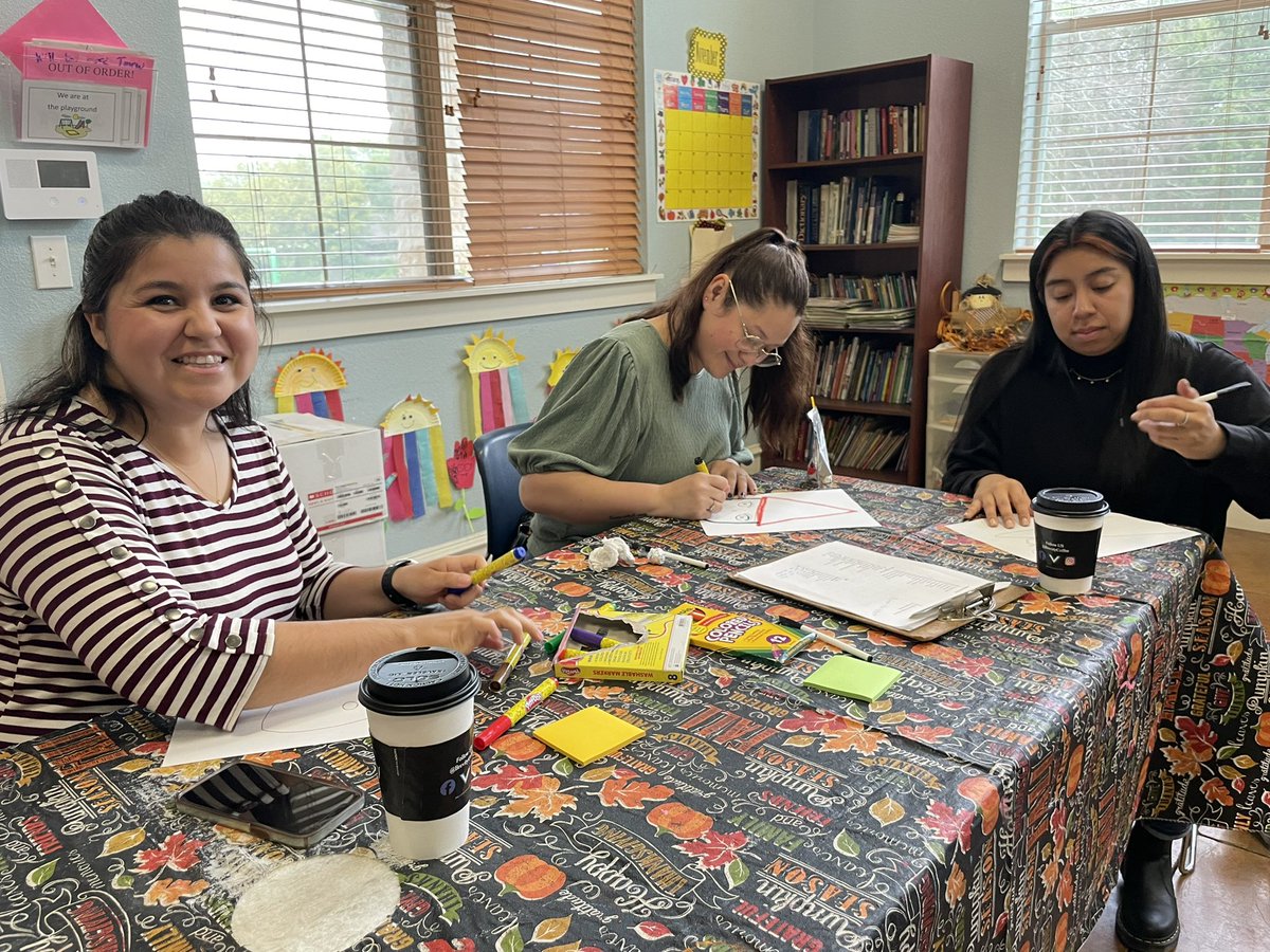 AlamoCommGroup's tweet photo. Resident Coordinators training in creative exercises with Deputy Director, Tina Aranda and Resident Services Director Gloria.  #LearningCenter #AffordableHousing #SanAntonio https://t.co/YLiFGnvqAL