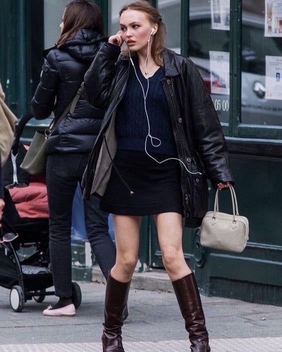 TheBlackGlinda's tweet photo. Lily Rose Depp’s street style is one of my favorites. https://t.co/Joc1PSSPpP