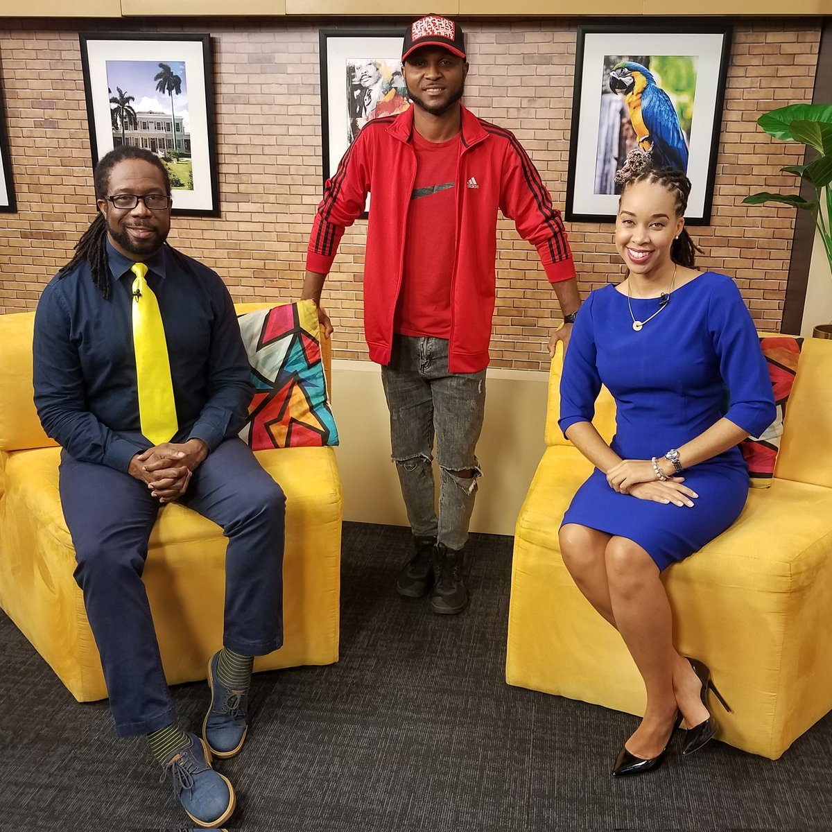 marcuemusic's tweet photo. Thanks for having me guys! @CVMTV https://t.co/MWlArIg3UN