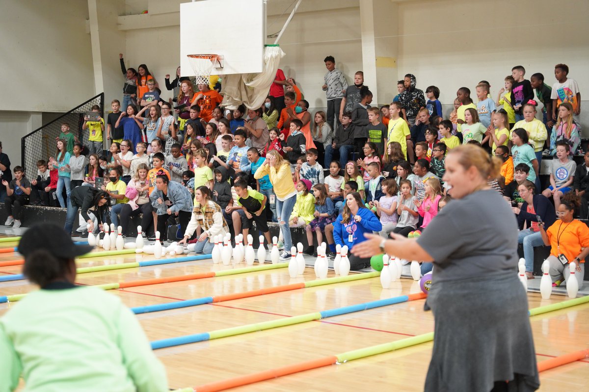 RoyseCityISD's tweet photo. Ruth Cherry Elementary celebrated the end of the first grading period recently with a pep rally! Thank you to the RCHS Drumline for participating! #RCISDJOY @ruthcherryelem #CherryBrave https://t.co/wp0TfptC1q