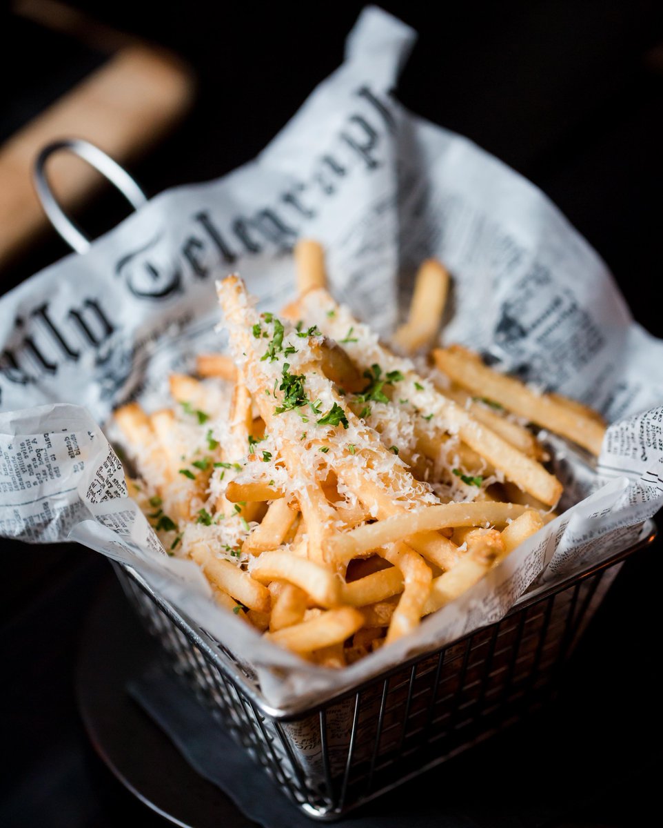 TasteUWS's tweet photo. French fries and good vibes. Truffled, Cheesy, Plain... 🍟 Comment below how you take your fries. https://t.co/rTkorsdXIM