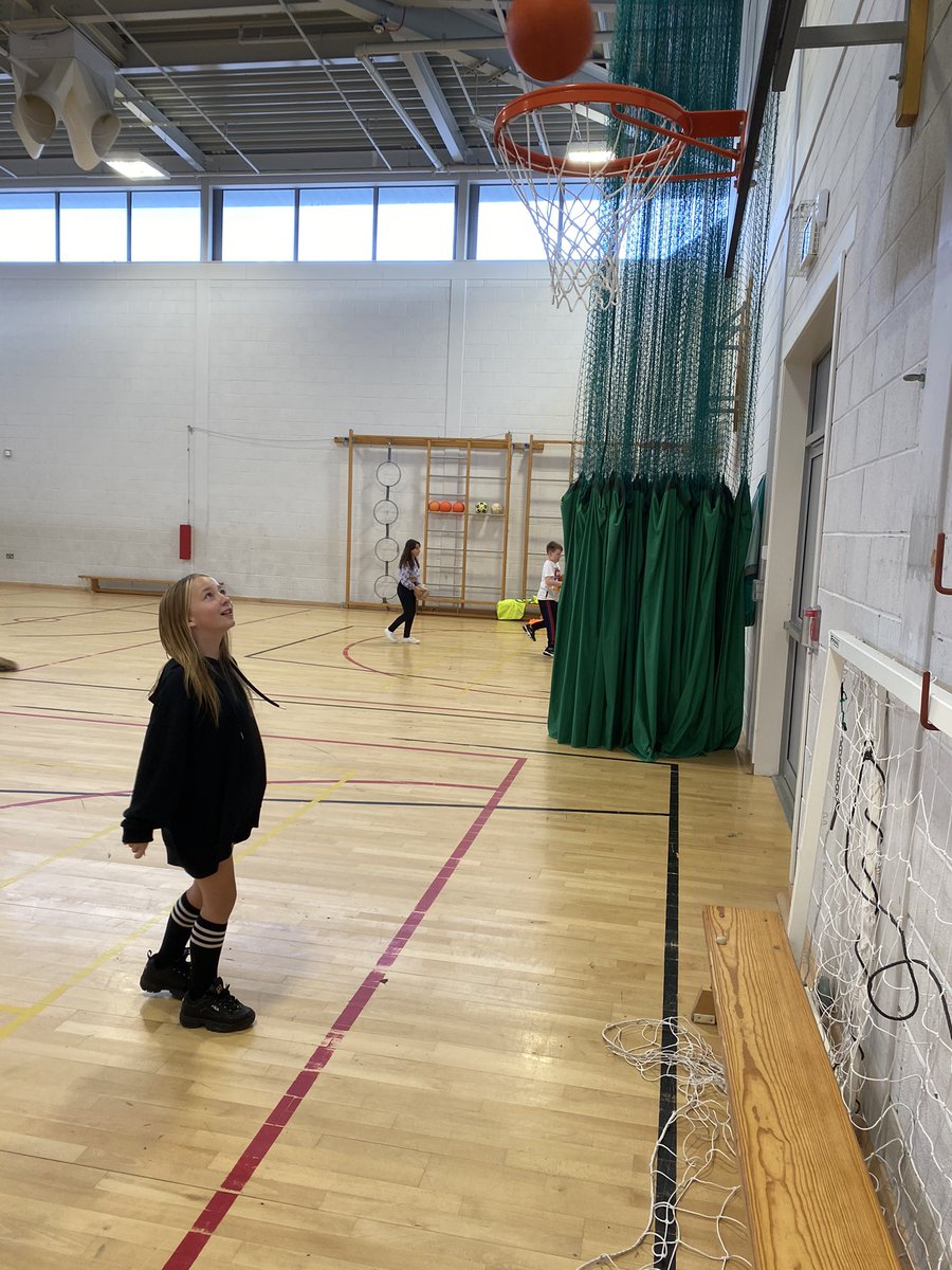 St Clement's P6 tweet media