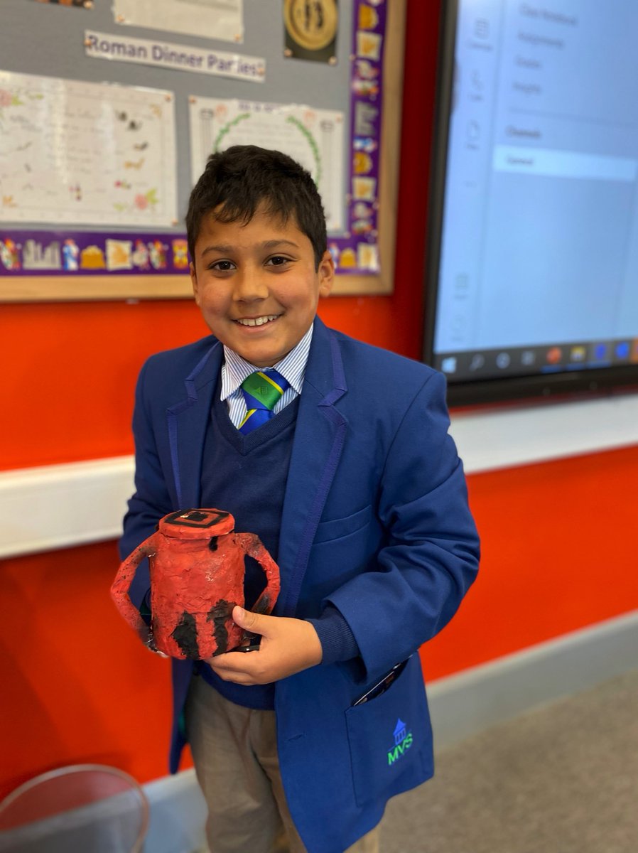 MaidaValeClas's tweet photo. Two keen Y7 Pupils demonstrating their Creativity by producing a poem &amp; a pot, inspired by Ancient Greek myths! 🏺👏🏻 @MaidaValeSchool #MaidaValeClassics #creative #mythology #extendlearning #enrichment #beyondthecurriculum https://t.co/CvSFFIgAoi