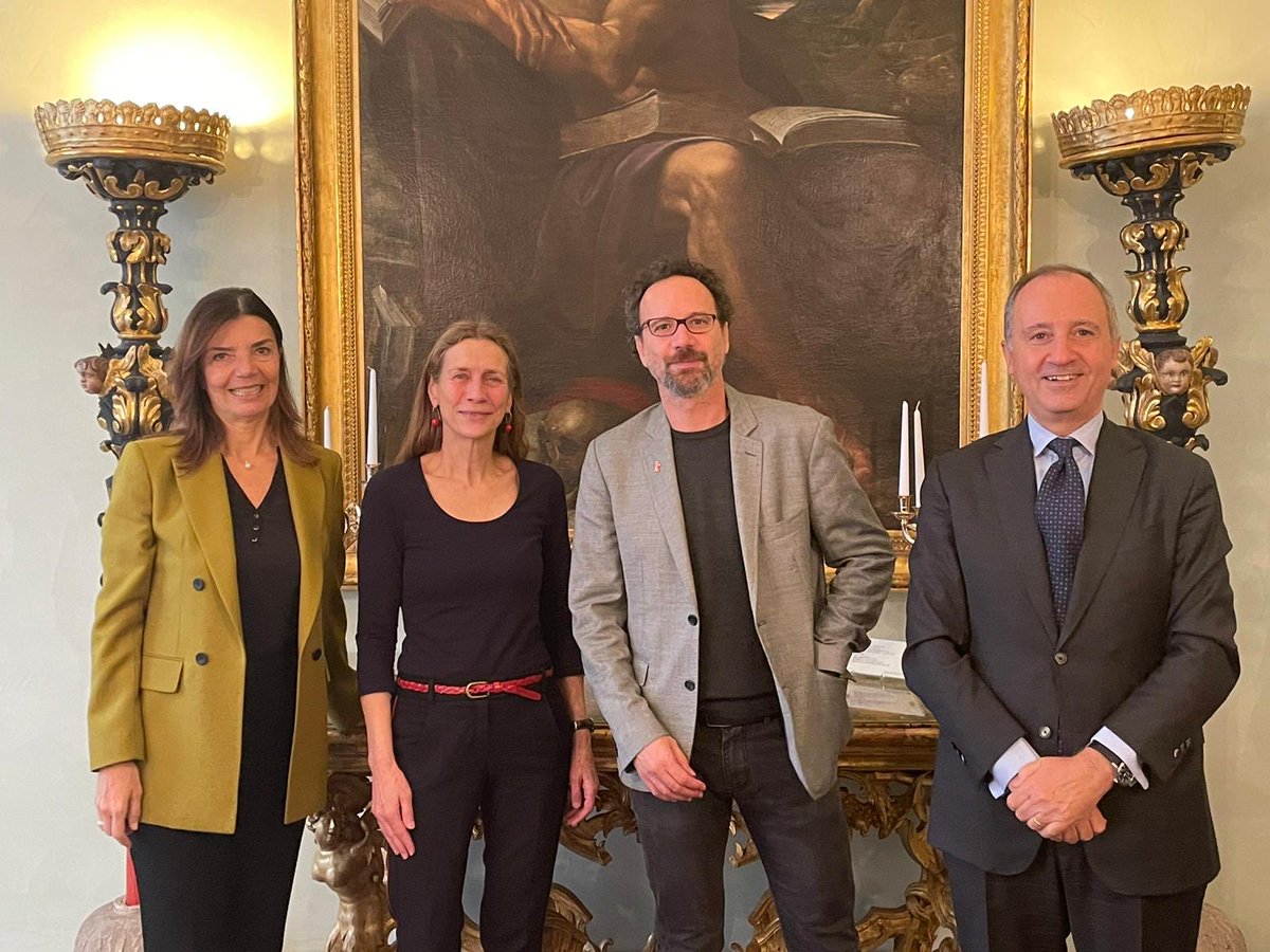 ItalyinGermany's tweet photo. Thoughtful and nice discussion on the prospects of cinema and of the 72. #Berlinale with #marietteRissenbeek e @CarloChatrian . Italy will be #Countryinfocus of #EFM and we look forward to it! https://t.co/DJIoSuWwX8