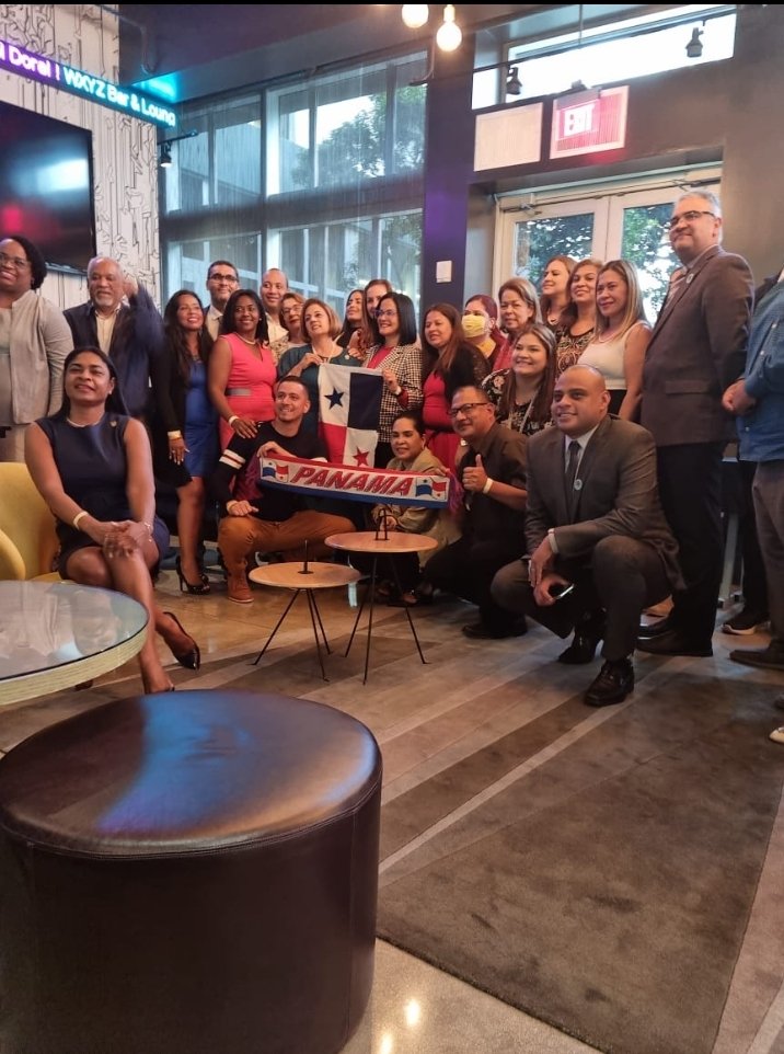 VPostgrado's tweet photo. 21 Estudiantes del Programa de Doctorado en Ciencias de la Educación realizan  pasantía académica en Florida Global University en Miami, Florida.  Del 1 al 5 de noviembre, se desarrollarán actividades académicas a fin de que avancen en el desarrollo de sus investigaciones. UPVIP https://t.co/sWihMN9WHA