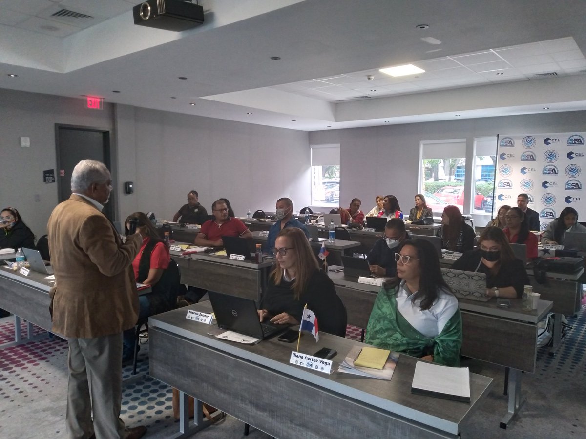 VPostgrado's tweet photo. 21 Estudiantes del Programa de Doctorado en Ciencias de la Educación realizan  pasantía académica en Florida Global University en Miami, Florida.  Del 1 al 5 de noviembre, se desarrollarán actividades académicas a fin de que avancen en el desarrollo de sus investigaciones. UPVIP https://t.co/sWihMN9WHA