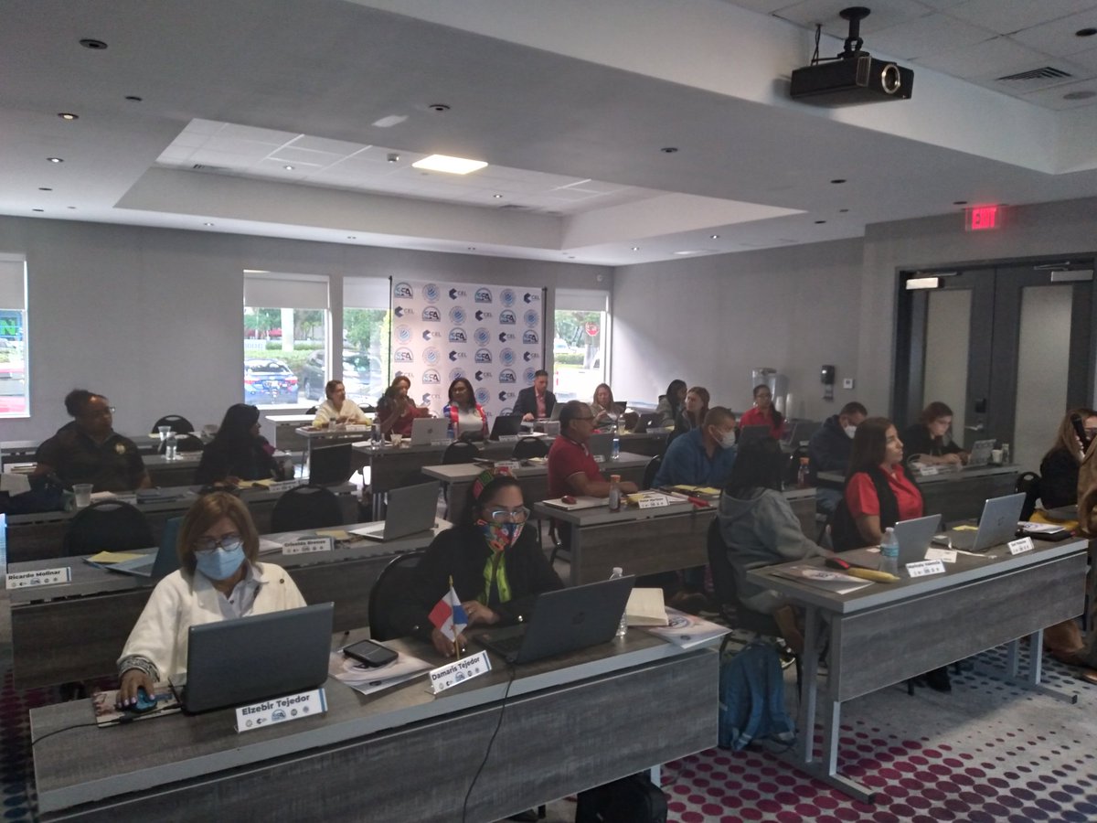 VPostgrado's tweet photo. 21 Estudiantes del Programa de Doctorado en Ciencias de la Educación realizan  pasantía académica en Florida Global University en Miami, Florida.  Del 1 al 5 de noviembre, se desarrollarán actividades académicas a fin de que avancen en el desarrollo de sus investigaciones. UPVIP https://t.co/sWihMN9WHA