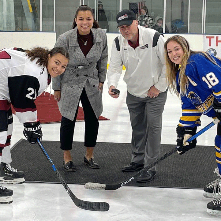 Kelsey Koelzer became the first Black woman to coach an NCAA hockey team on Saturday, leading the <a href="/Arcadia_Knights/">Arcadia Knights</a> in their inaugural season! 👏

Read more ➡️ spr.ly/6015JnmFb
