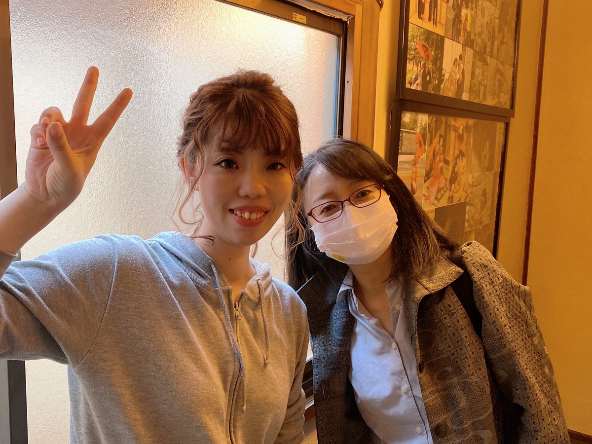 ACHA91144841's tweet photo. ACHA東京の上床さんが振袖整理に
まこHOUSEに来てくれました。
明日から久しぶりの
振袖撮影再開です。
ドキドキわくわく。
最高の撮影になるように
スタッフ一同がんばります。
#児童養護施設 #振袖
#achaproject #ACHA https://t.co/Zr4I83nar5