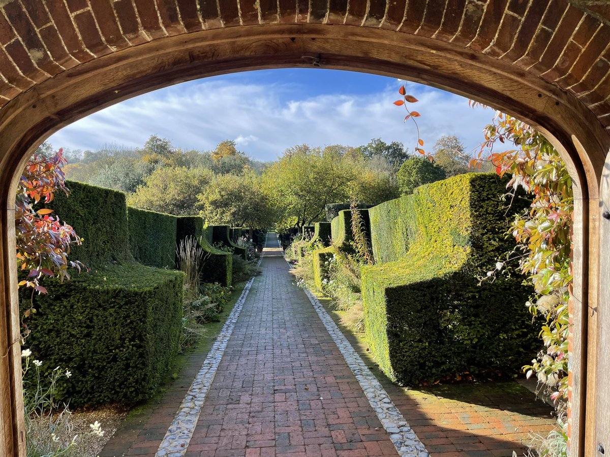 mathew_rivers's tweet photo. Wormsley Estate https://t.co/MCK065ypCx