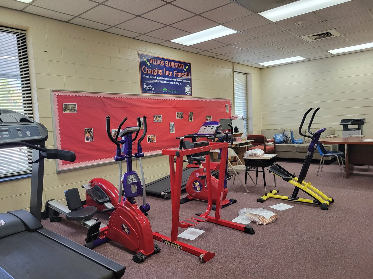 castickney's tweet photo. Thank you to the @weldon_city and the staff at WEGA for an informative, powerful visit. They have embraced working to serve the community, parents, and families - along with their students! @DrMAMyrick #ChargingIntoExcellence https://t.co/2h2kQ9C6CE