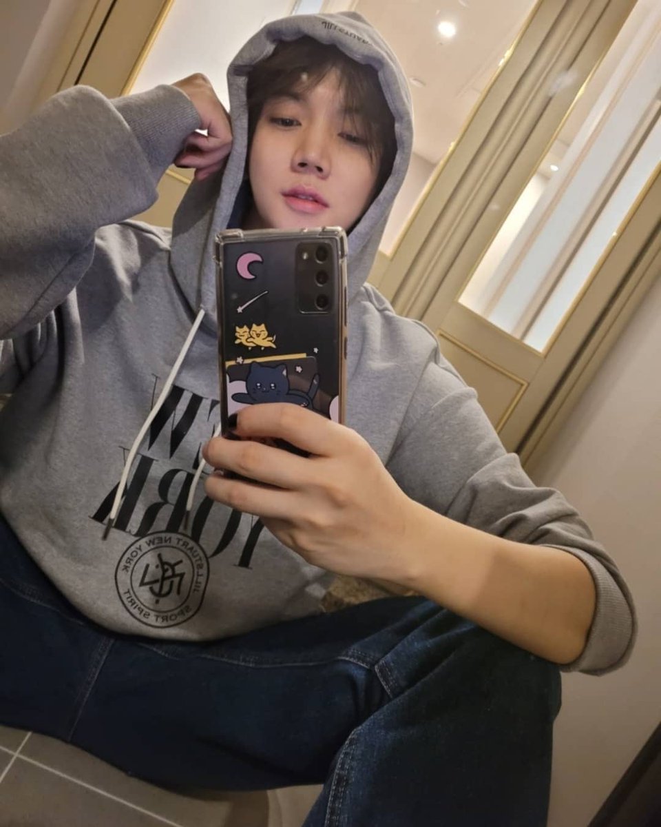 ren_review's tweet photo. 생일축하해❤❤ 그리고 너무너무 사랑해!!
#대단한_너_최민기_생일축하해 #FALL_IN_RENDAY
@ChoiGoRen #렌 #REN https://t.co/kohC47iXnT