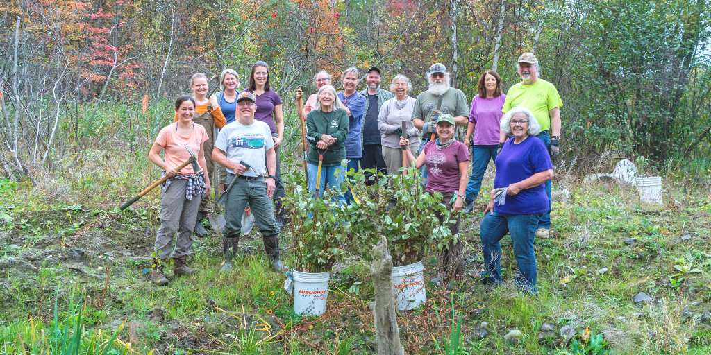 VTLandTrust's tweet photo. Thank you to the volunteers who planted sweetgrass, willows, dogwoods, etc in the restored wetland at #BluffsideFarm in Newport #VT!  #Abenaki citizens chose plants with ceremonial, medicinal, food, and fiber uses, and helped get plants in the ground. #teamwork https://t.co/ZIfQu9oYTG
