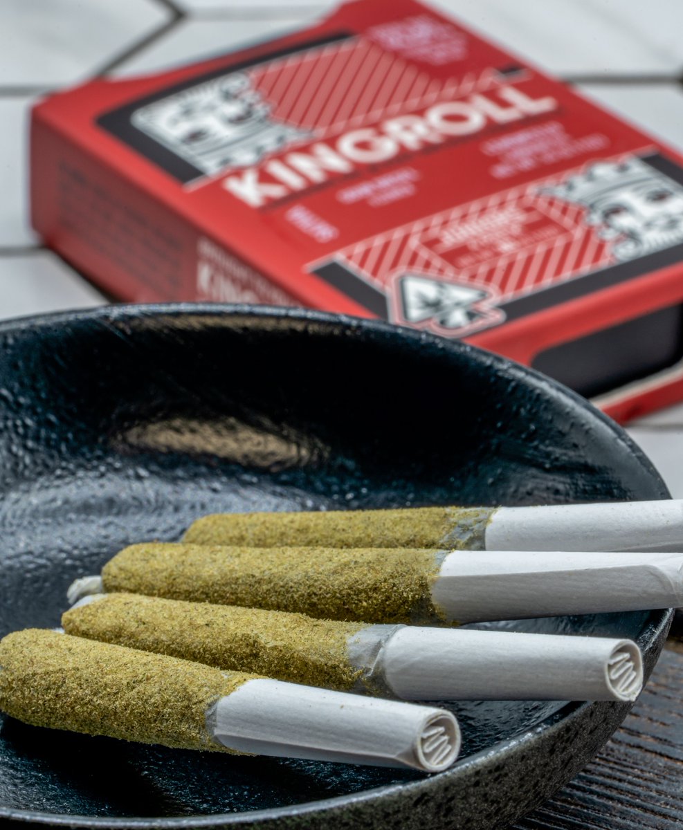 TheCornerlbc's tweet photo. The perfect pack to get lit on the go! Kingroll Juniors from Kingpen are prerolls infused with kief. These truly hit different. #thecornerlbc https://t.co/Ju1hez7T43