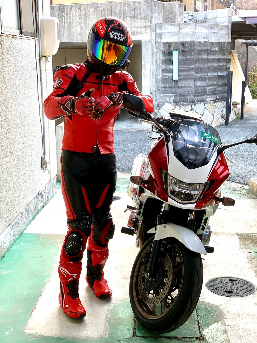 srrw25's tweet photo. 引っ越したから更新
名前：にしくろ
年齢：25
性別：おす
住み：東京
身長：174or5
車種：CB1300SB
好き：旅、v(・∀・)yaeh!
嫌い：珍走
趣味：ツーリング、ゲーム
一言：ツーリングって楽しいよなぁ！？
#バイク乗りとして軽く自己紹介 https://t.co/A6KUD4Gujl