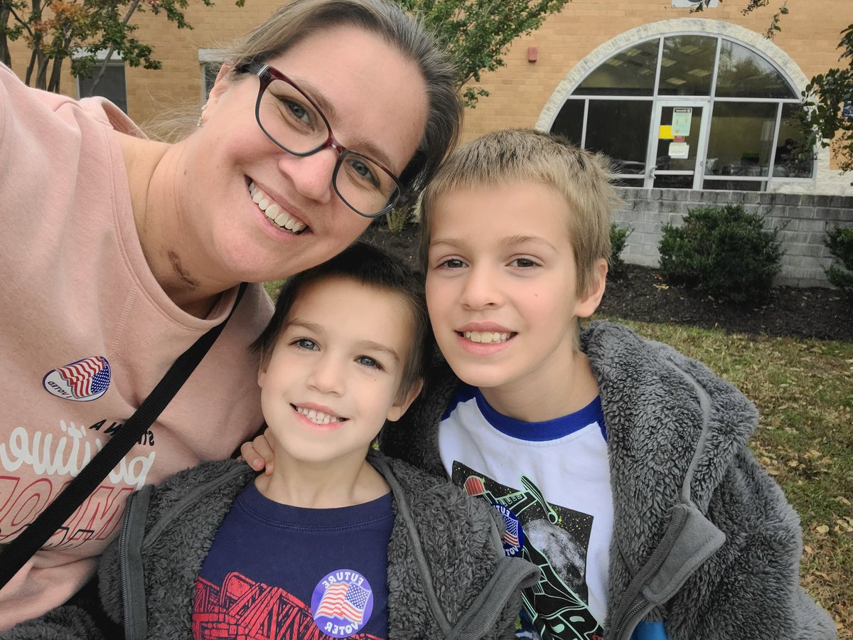 YoungrenYoung's tweet photo. Even recovering from neck surgery won't keep me from fulfilling my civic duty and showing these future voters how important it is to vote! Get out there, Virginia!! #ElectionDay #Vote https://t.co/5xNMhmtyS7