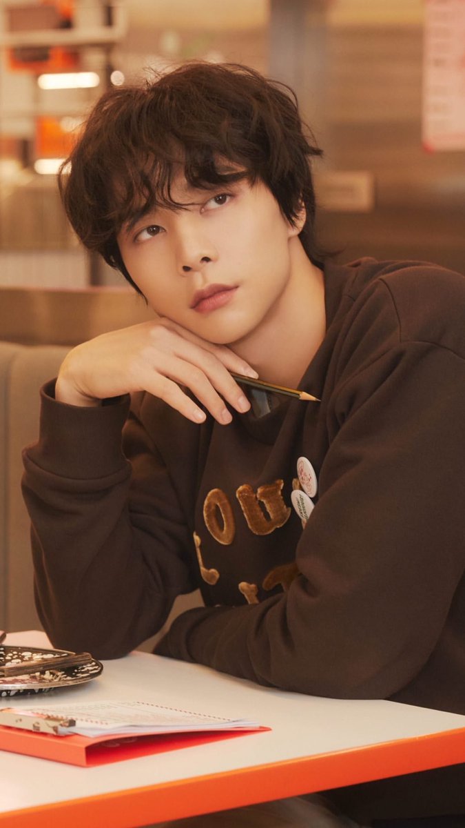 johnny__suh's tweet photo. Let’s spend another happy year together czennies! https://t.co/WZsyQWoQrc